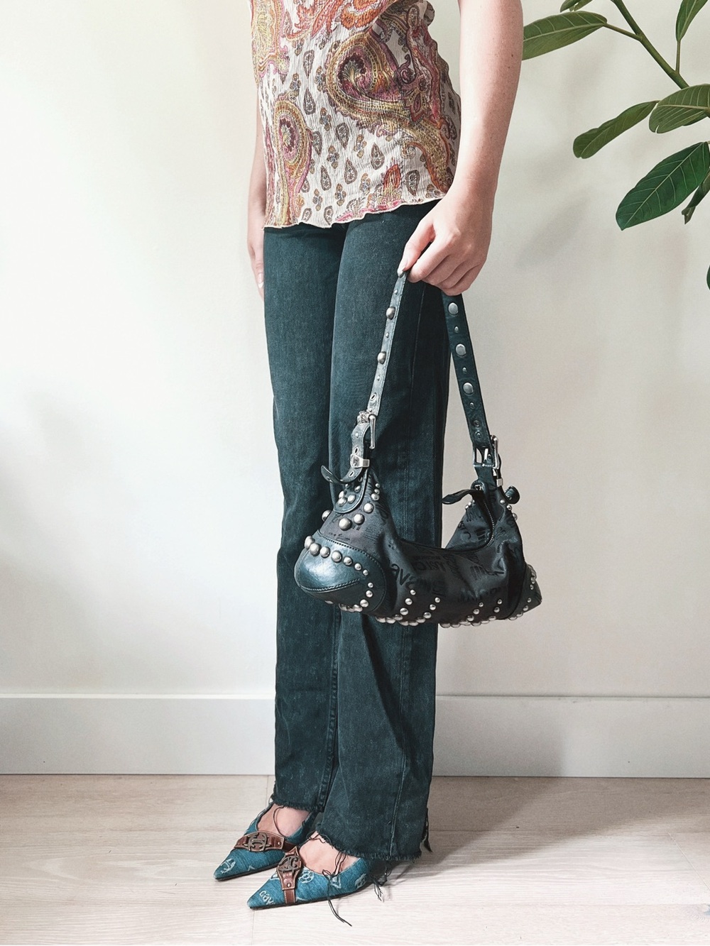 2021 ZARA | 90s Full Length Black Raw Hem Jeans